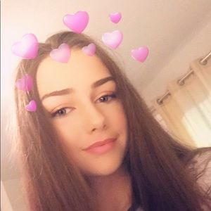 Meet your Posher, Chloe